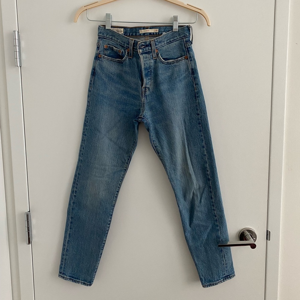 Levi’s Wedgie Fit Jeans. Size 25.